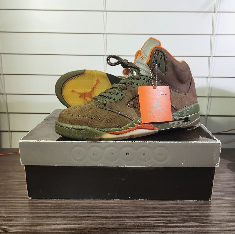 Air Jordan 5 Retro - Army Olive sz 8.5m